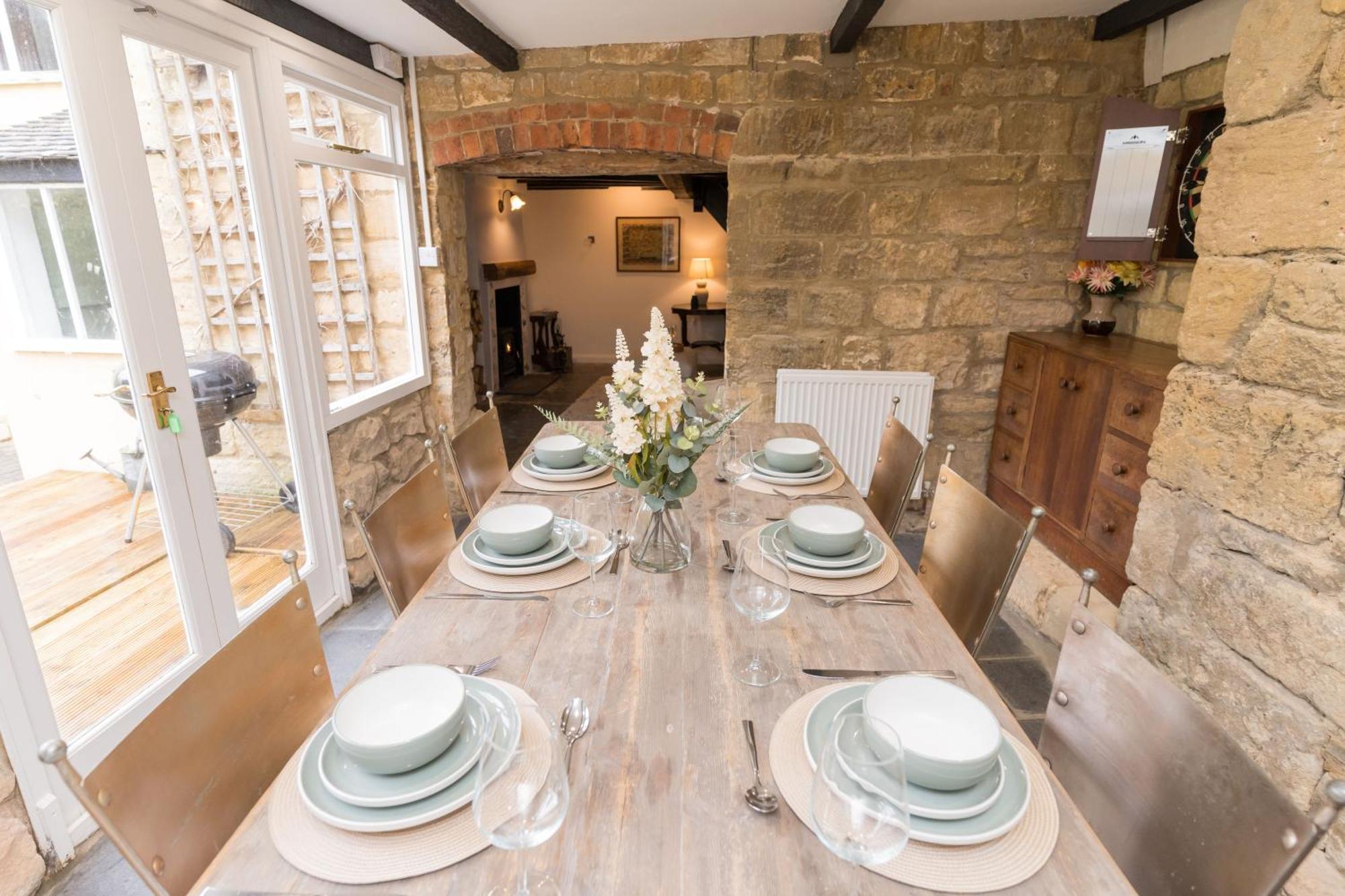 Holiday home Cosy For Family & Friends! Sleeps 9, Pets Welcome