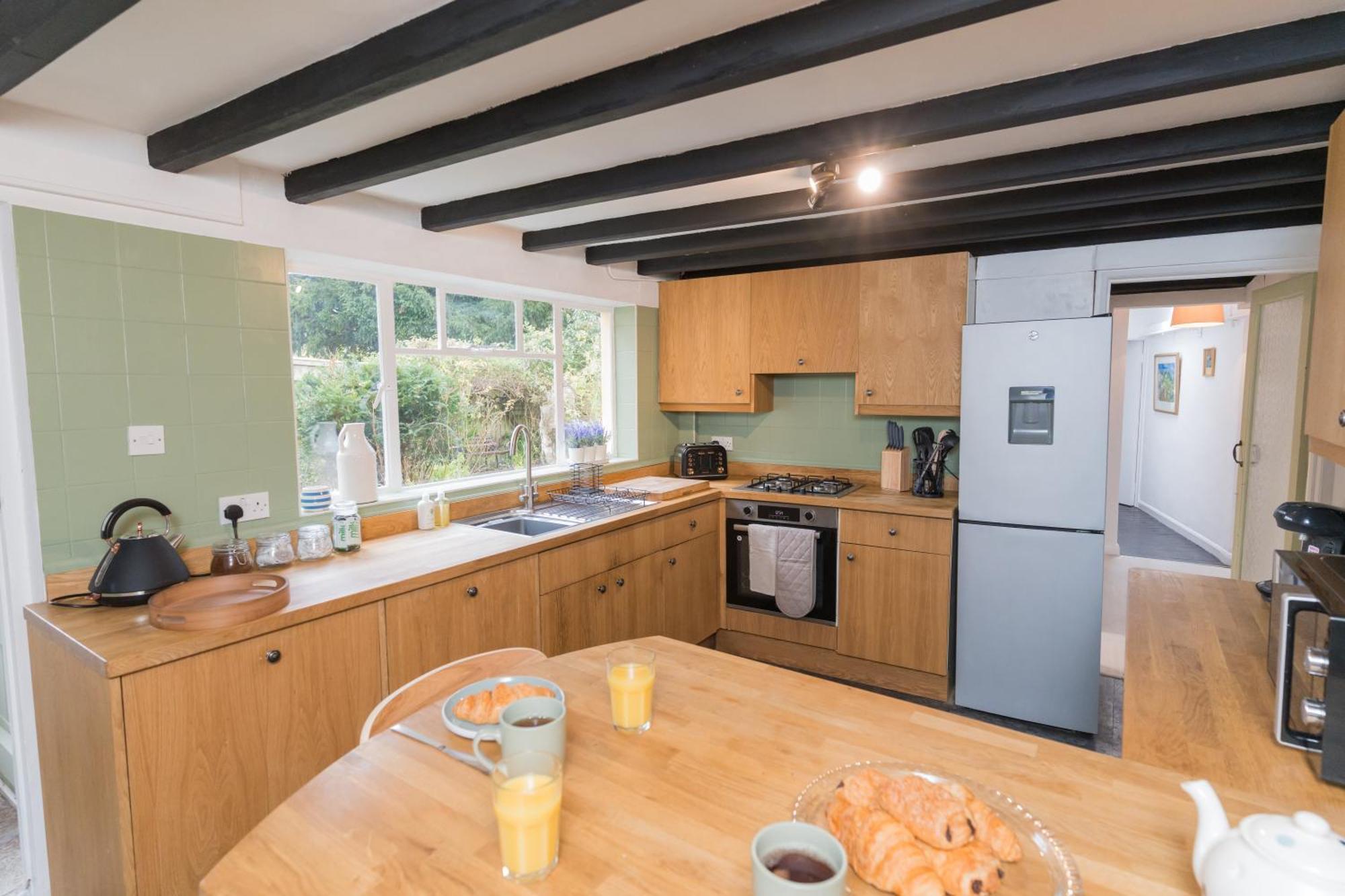Holiday home Cosy For Family & Friends! Sleeps 9, Pets Welcome Stanton (Worcestershire)