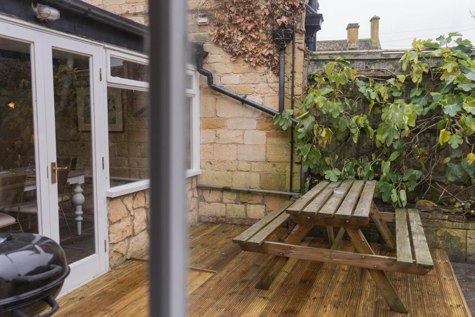Cosy For Family & Friends! Sleeps 9, Pets Welcome * Stanton (Worcestershire)