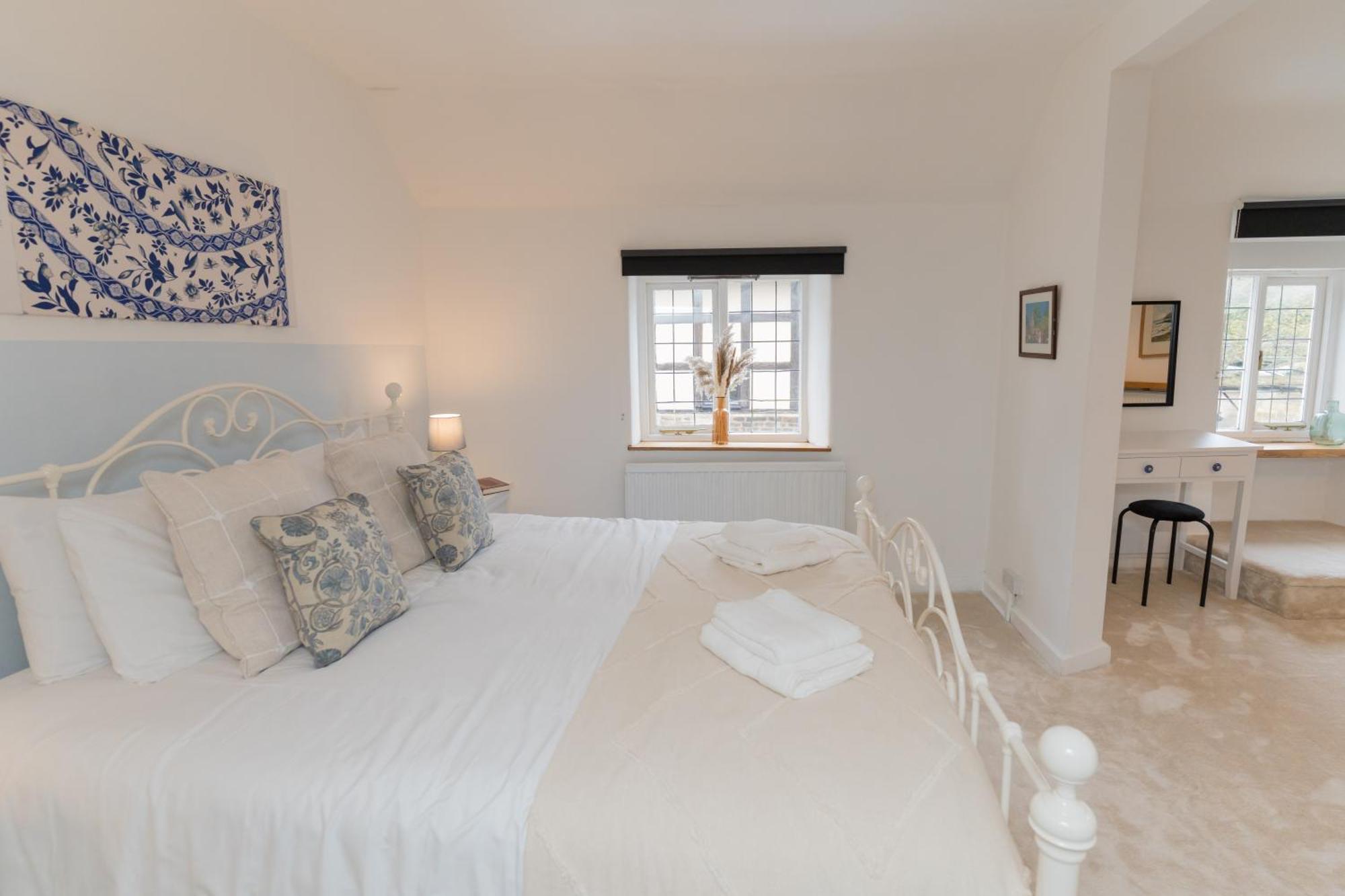 Holiday home Cosy For Family & Friends! Sleeps 9, Pets Welcome