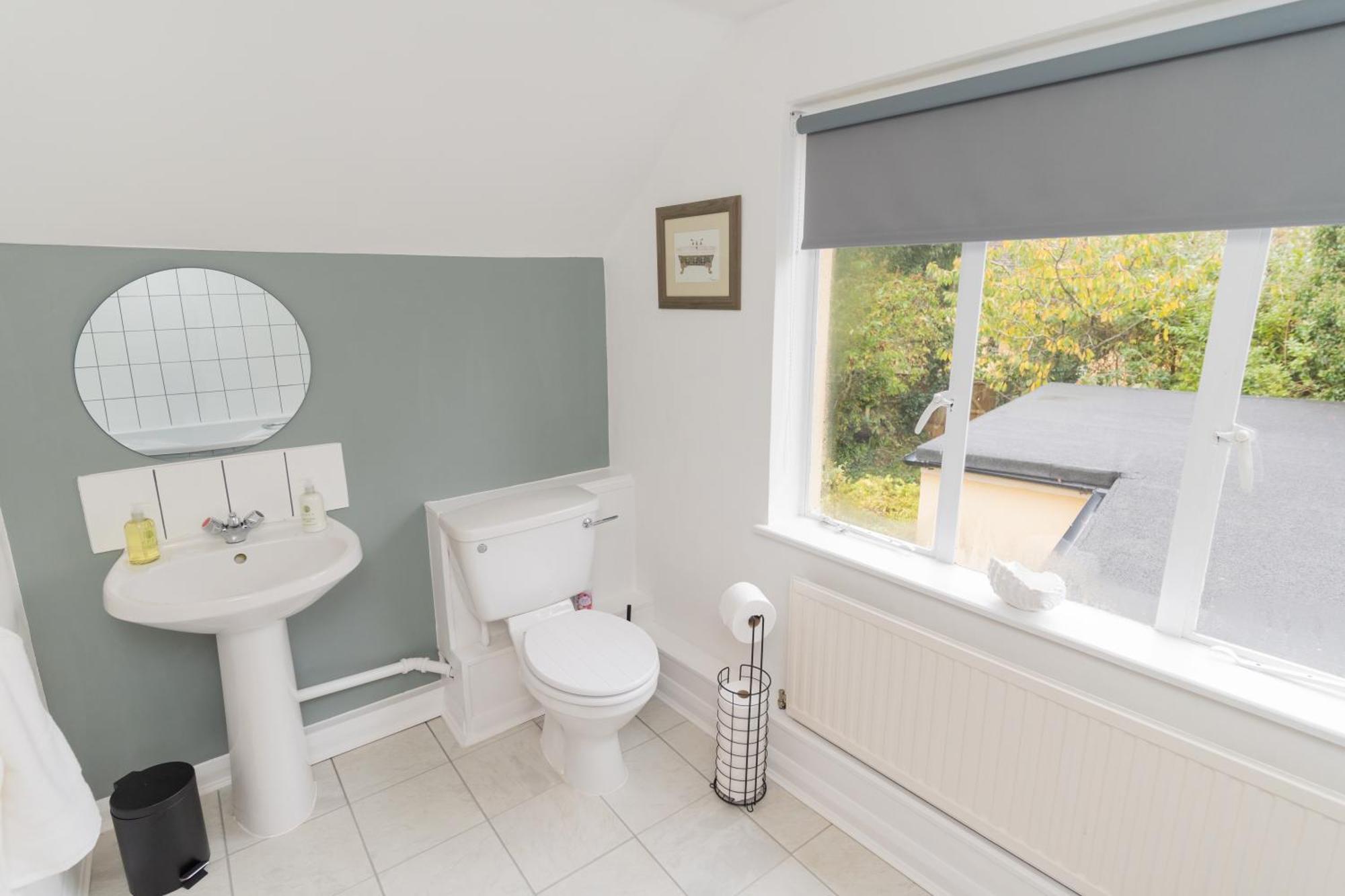 Holiday home Cosy For Family & Friends! Sleeps 9, Pets Welcome *