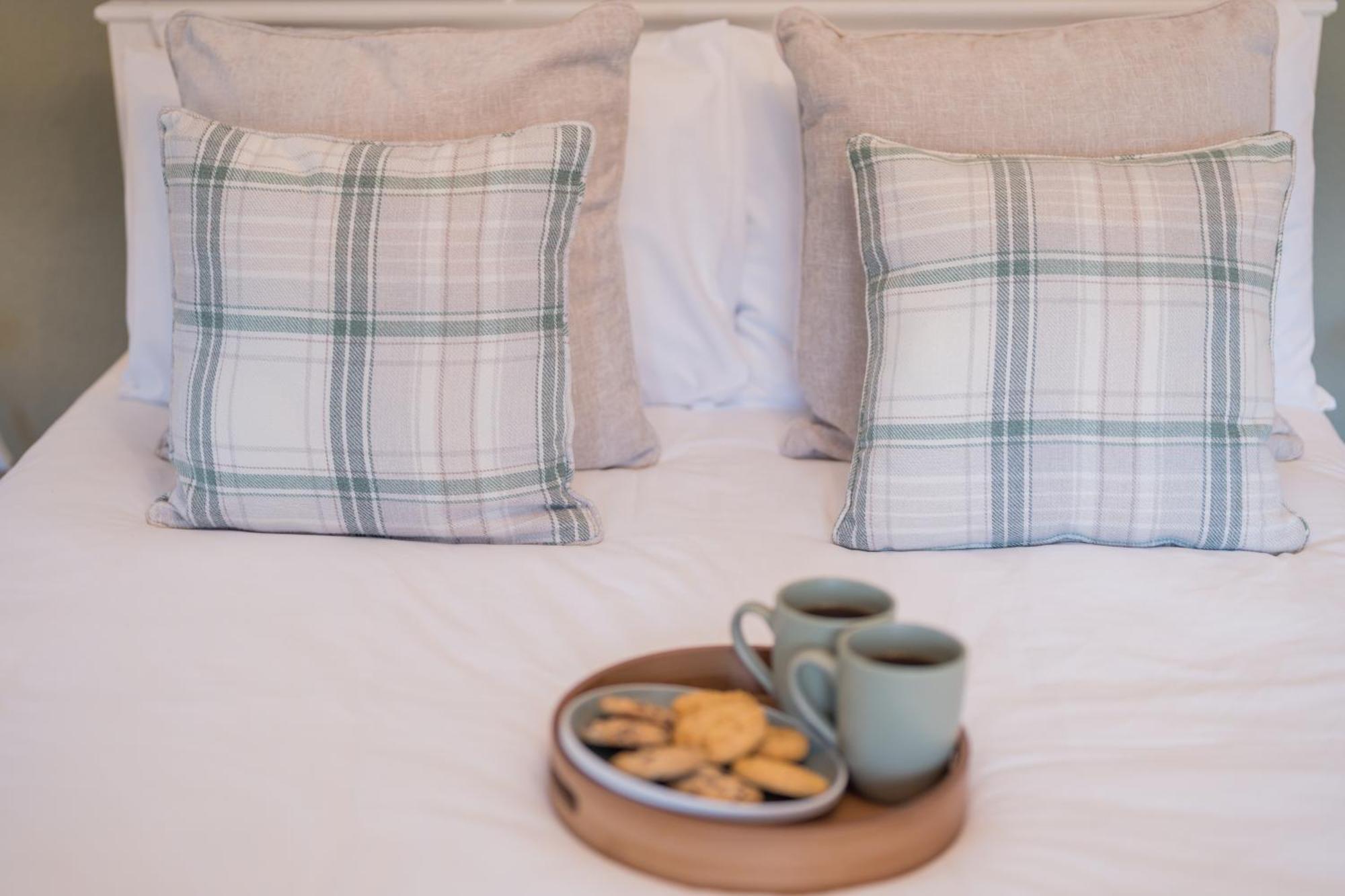 Cosy For Family & Friends! Sleeps 9, Pets Welcome *