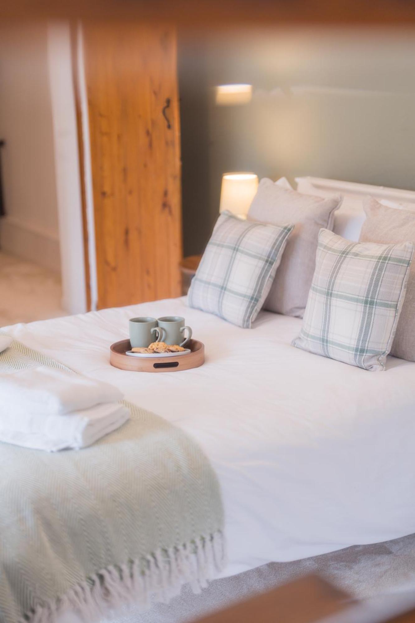 Cosy For Family & Friends! Sleeps 9, Pets Welcome *