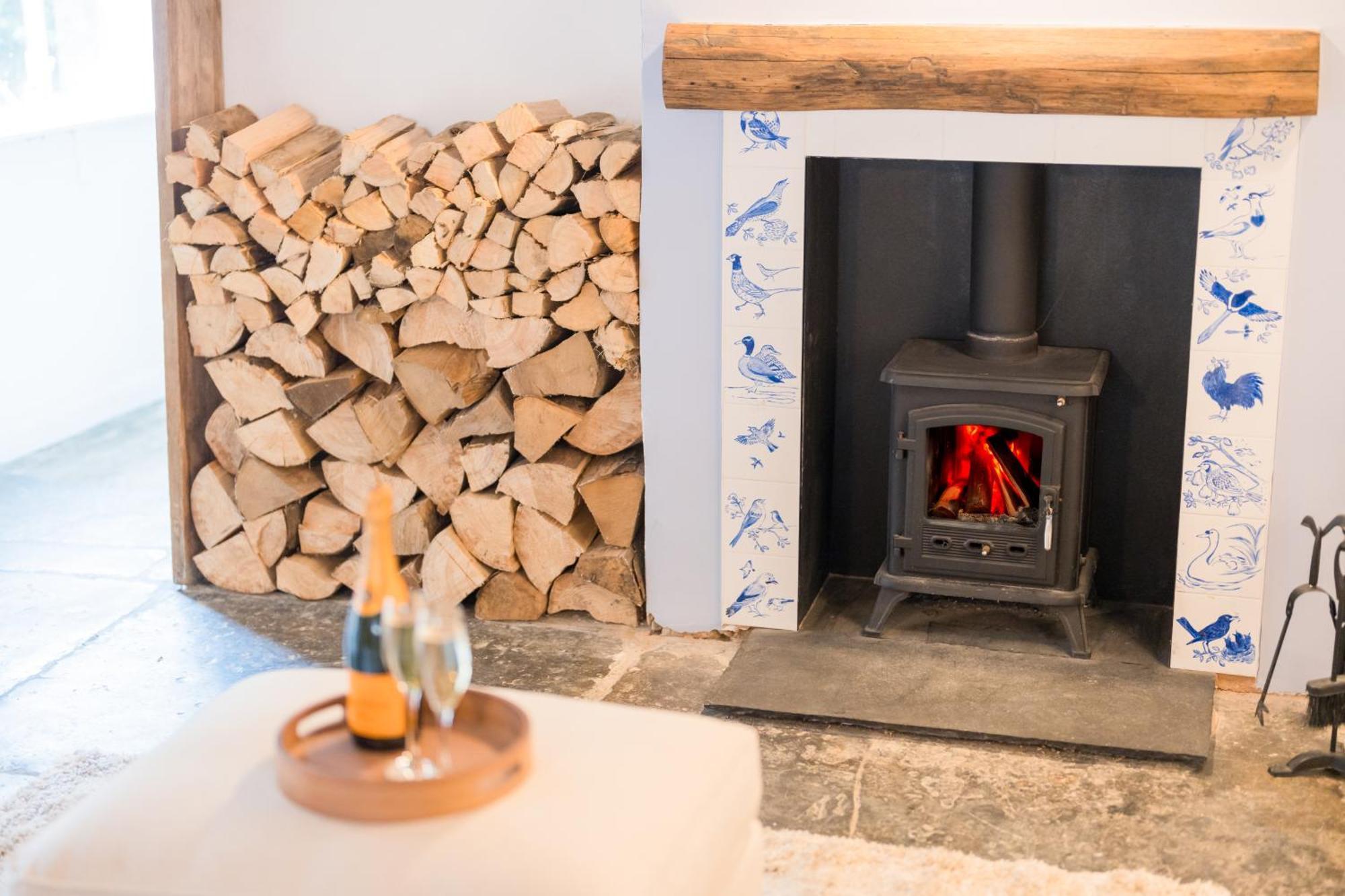 Holiday home Cosy For Family & Friends! Sleeps 9, Pets Welcome *
