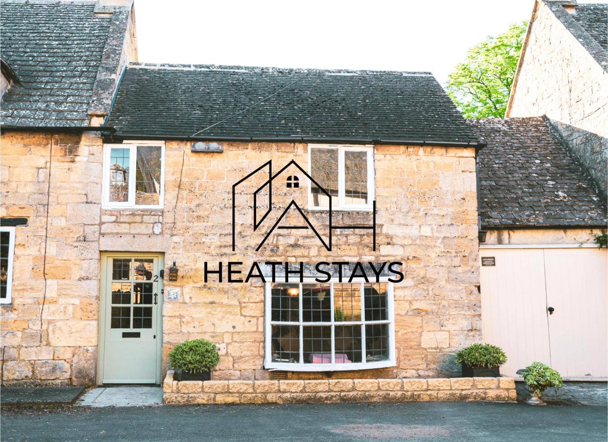 Cosy For Family & Friends! Sleeps 9, Pets Welcome Holiday home