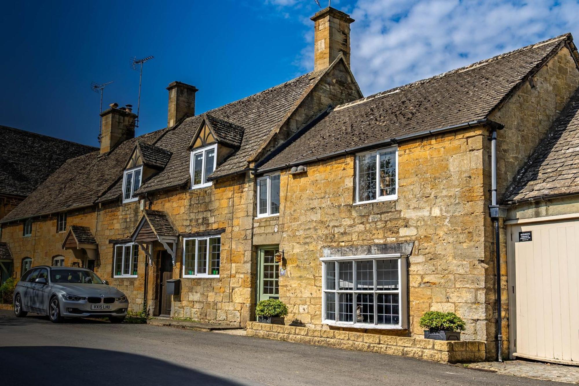 Cosy For Family & Friends! Sleeps 9, Pets Welcome